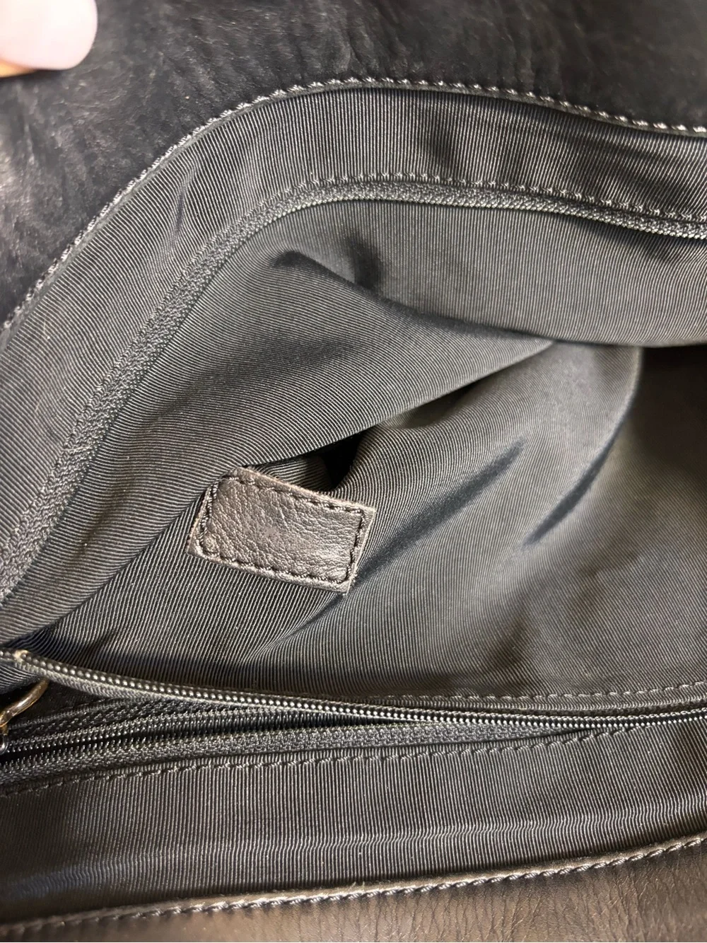Authentic CHANEL black leather Bekko chain tote